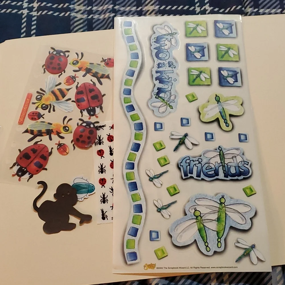 💥Sticker Bundle Lot Bugs Bees Butterflys Dinosaurs Stickers New - Picture 4 of 8
